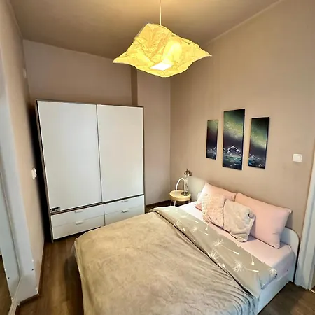 Superb 2 Bedroom סופיה